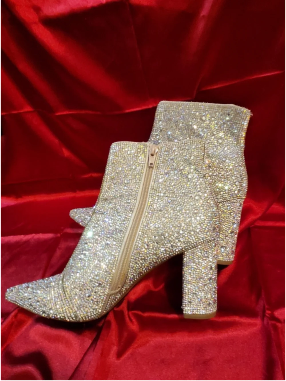 Betsey Johnson turn heads